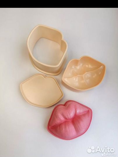 Молд для бомбочка губы