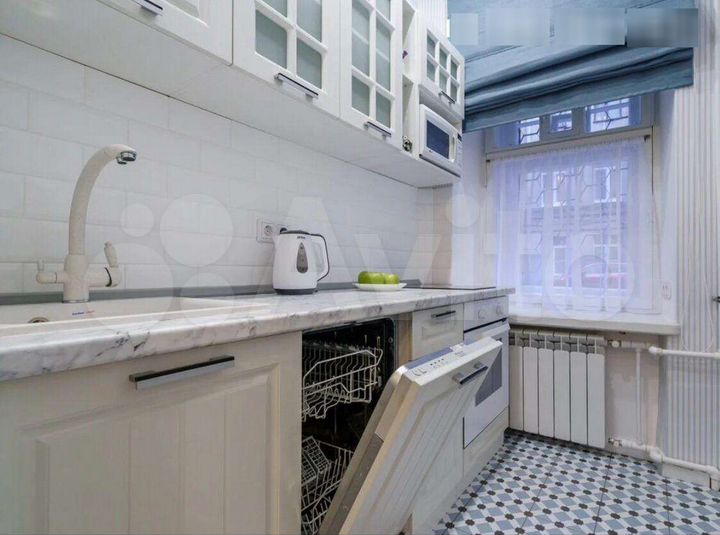 3-к. квартира, 77 м², 1/7 эт.