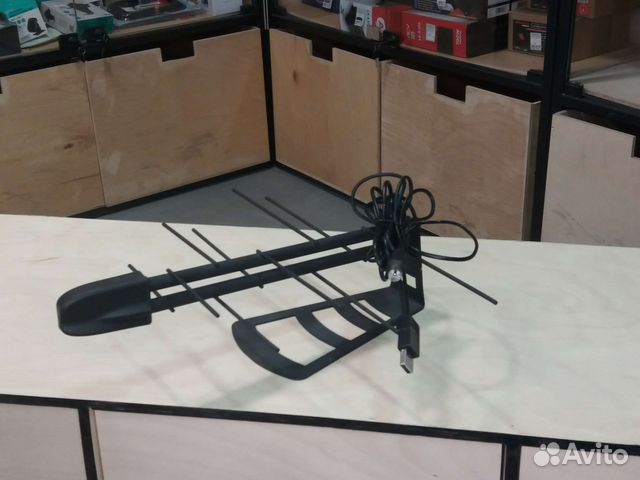 Антенна комнатная с усилителем USB рэмо 5114