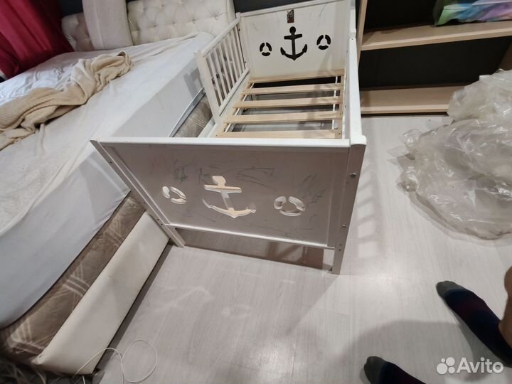 Детская кроватка