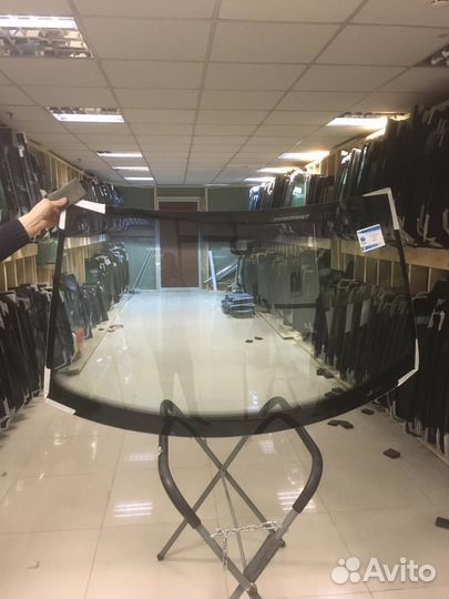 Лобовое стекло на Фольксваген Тигуан