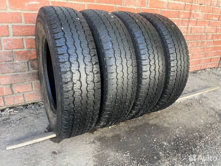 Bridgestone Dueler H/T D689 205/80 R16