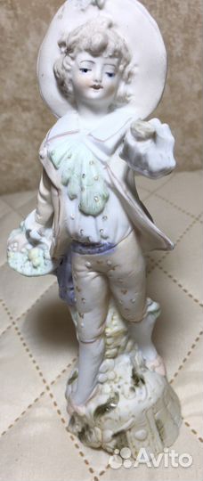 Фарфооовая фигурка