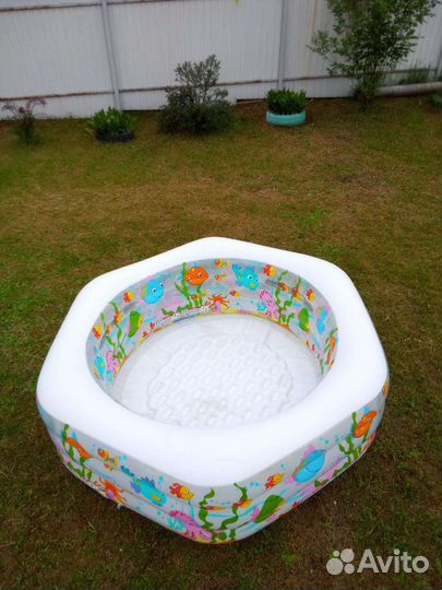 Детский надувной бассейн