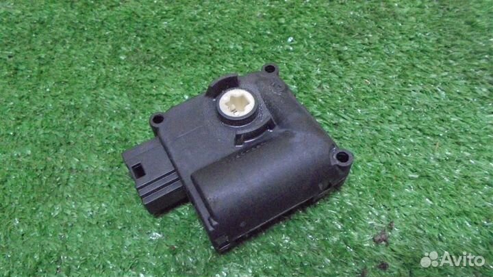 Моторчик заслонки печки Audi Allroad quattro 2005