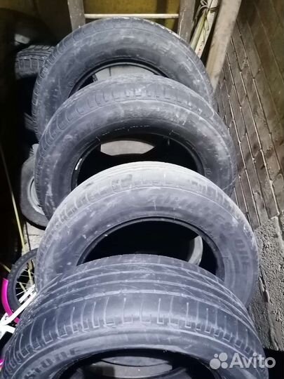 Bridgestone Dueler H/T 215/65 R16