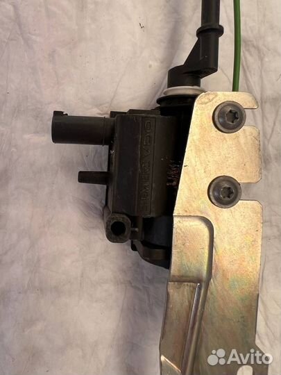 Замок активатор сервопривод лючка бензобака Bmw