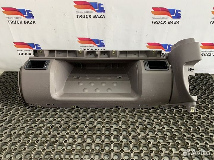 5010226999 Накладка верхней консоли правая