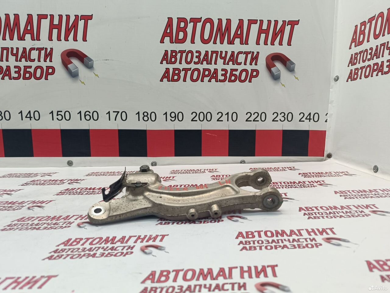 Кронштейн амортизатора передний левый Zeekr 001