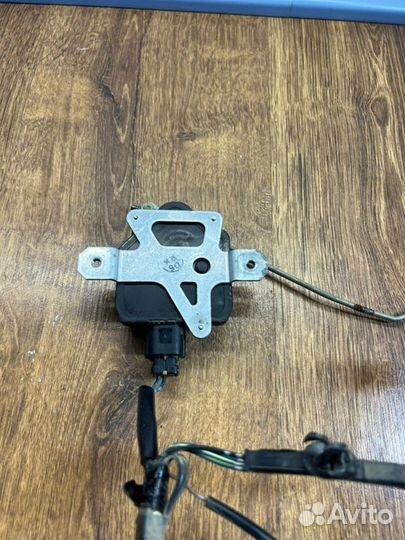 Активатор замка двери багажника задний Mitsubishi