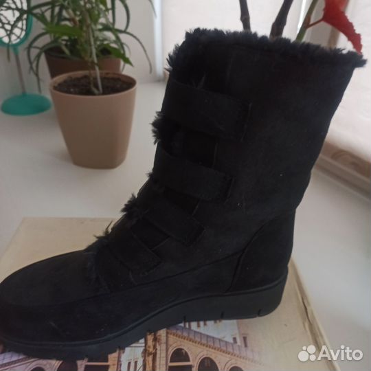 Зимние женские ботинки 39