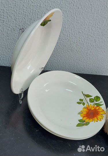 Фаянсовая посуда тарелки