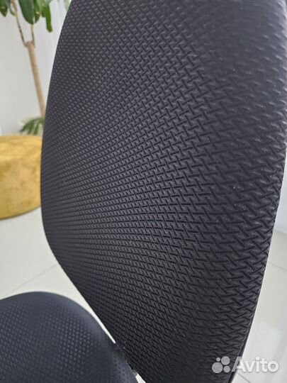 Компьютерное офисное кресло