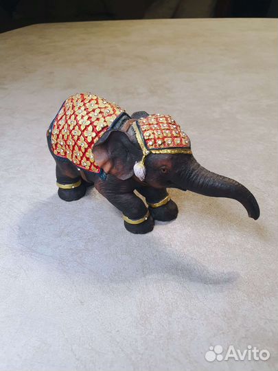 Статуэтка слон