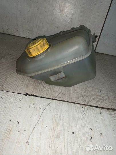 Бачок расширительный Ford Focus 1 седан 1 2001