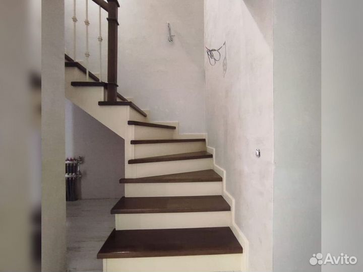 Ступени для лестниц и другие комплектующие К