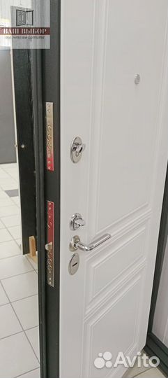 Дверь входная новая
