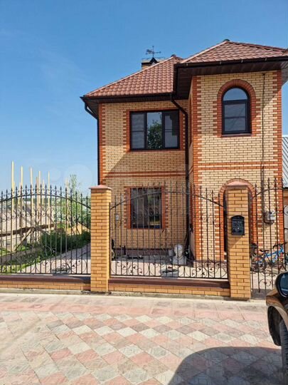 Дом 250 м² на участке 8 сот.