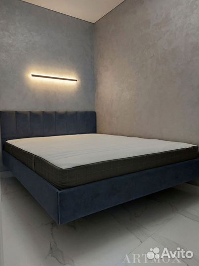 Парящая кровать на металлокаркасе