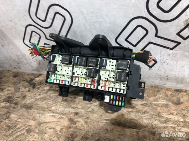 Блок предохранителей Jaguar Xe 1