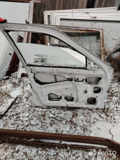 Передний двери на ваз 2111