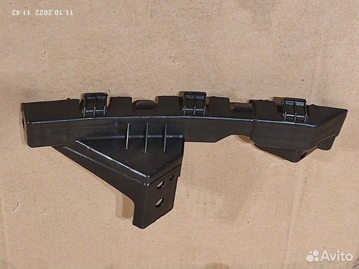 Крепление бампера переднее левое Kia Ceed JD