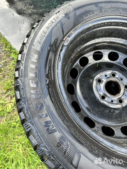 Michelin X-Ice North 4 215/60 R16 99T