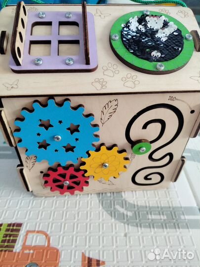 Бизиборд домик