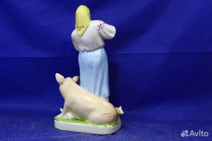 Фарфоровая Статуэтка Свинарка Городница 30-е годы