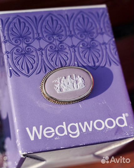 Wedgwood редкая позолоченная брошь Олимпия, Англия