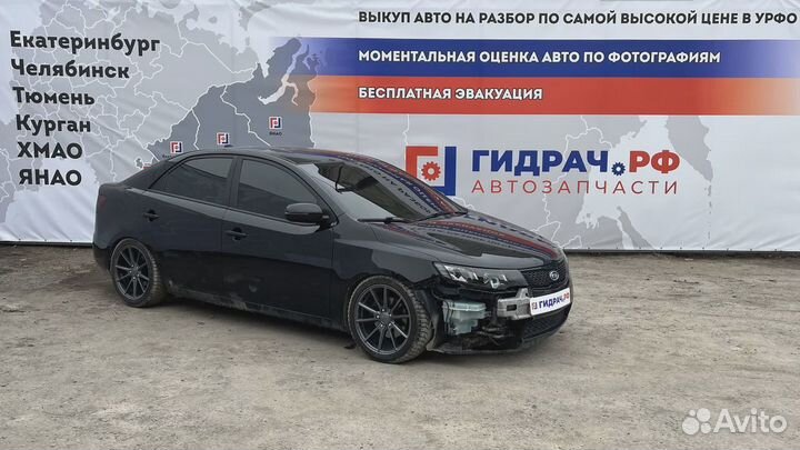 Кожух рулевой колонки нижний Kia Cerato (TD) 84850