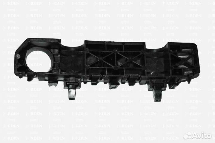Кронштейн переднего бампера RH Cerato 13- JH03C