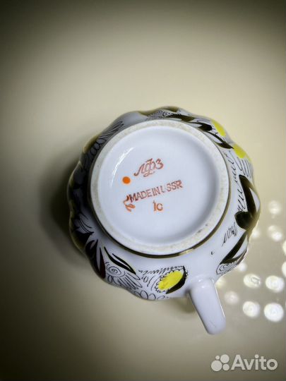 Фарфоровый молочник 