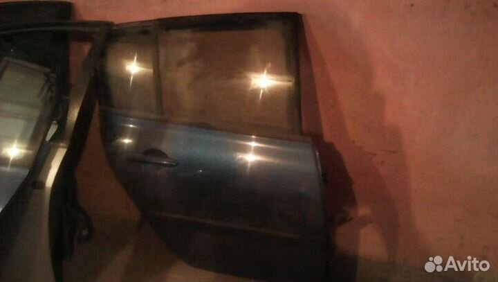 Дверь задняя правая хэтчбек Рено Меган 2