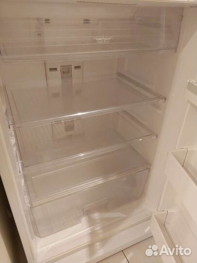 Холодильник Daewoo fr-490