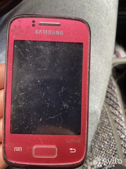 Телефон Samsung