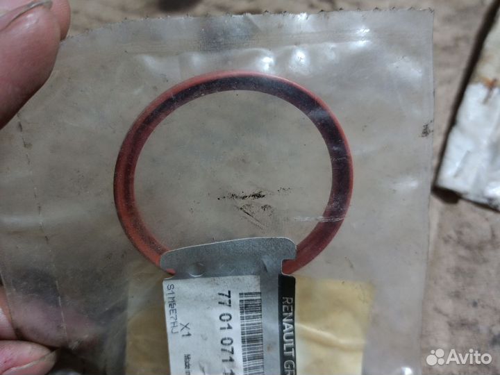 Прокладками патрубка турбокомпрессора renault