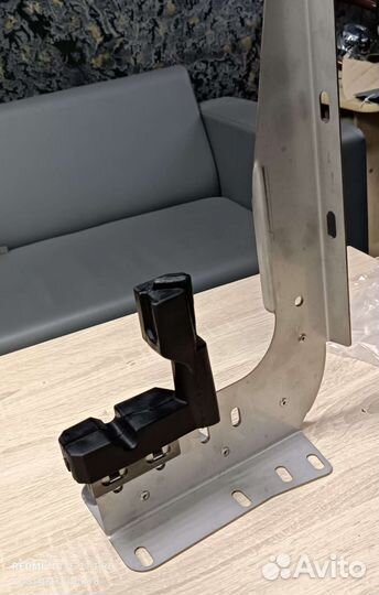 Опора капота Freightliner Century