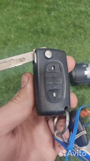 Замок зажигания Peugeot Expert 2010