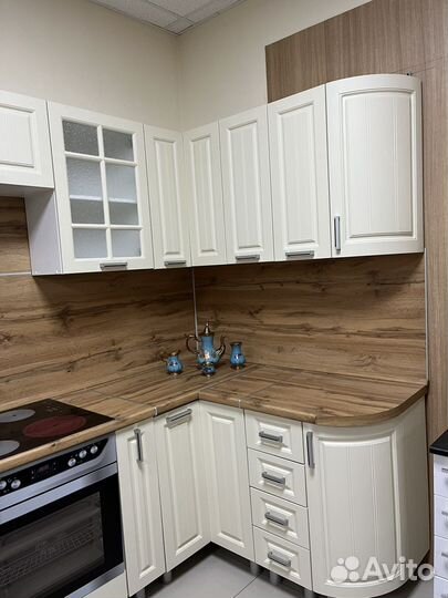 Готовая модульная угловая кухня