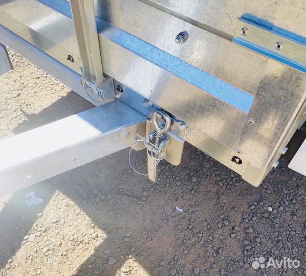 Прицеп 2.5х1.5 м с тентом