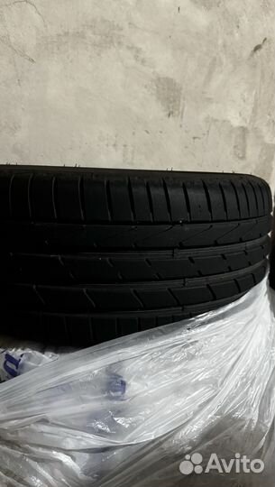 Habilead SportMax S2000 235/45 R17 и 255/40 R17 98Y