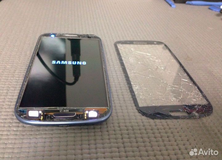 Переклейка стёк на телефоне