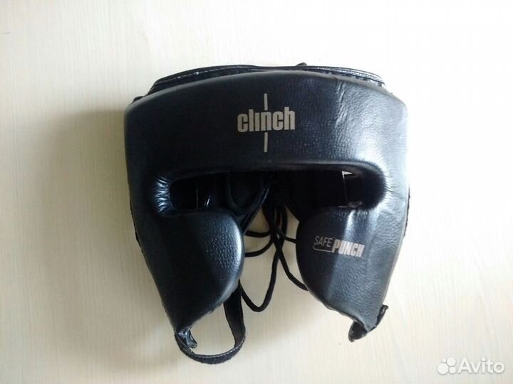 Шлем боксерский и накладки на голень