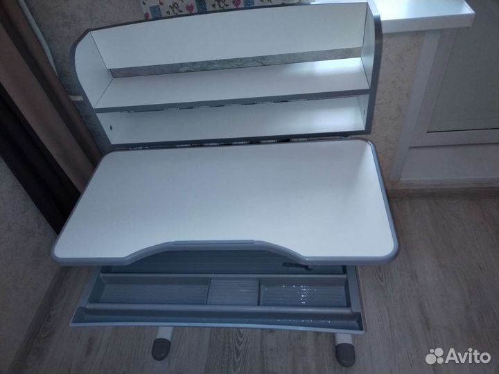 Растущая парта и стул бу