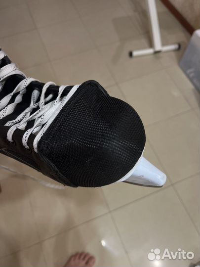 Коньки хоккейные