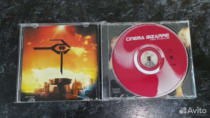 Cinema bizarre - final attraction