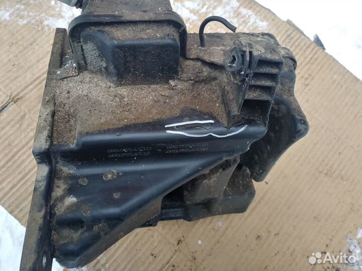 Бачок омывателя VW Polo Skoda Rapid