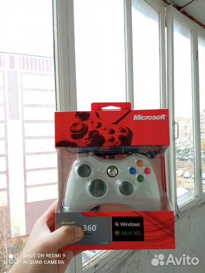 Джойстик для xbox 360 проводной черный,белыйновый