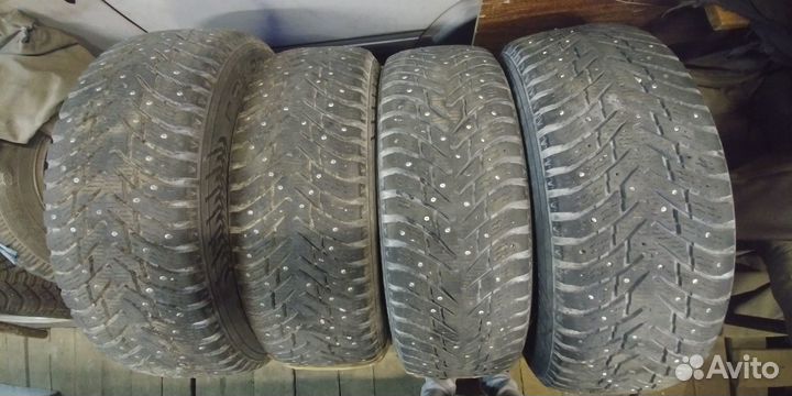 Nokian Tyres Hakkapeliitta 8 SUV 235/65 R17